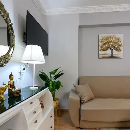 Spacious With Patio * كالاماتا