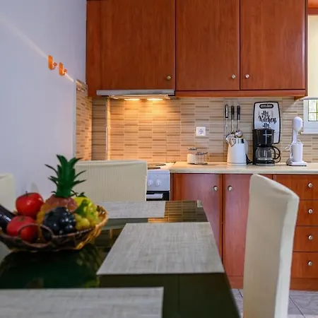 Spacious With Patio Апартаменты Каламата