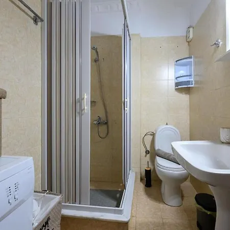 Апартаменты Spacious With Patio