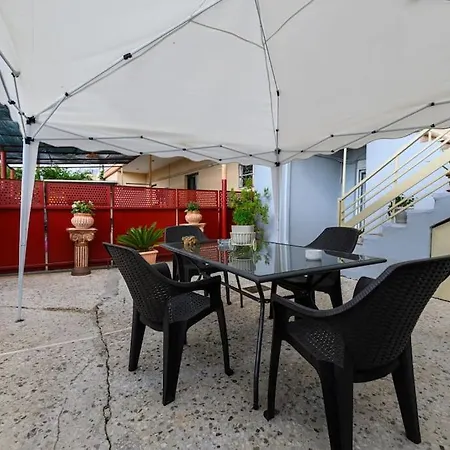 Spacious With Patio *
