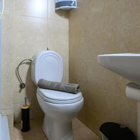Апартаменты Spacious With Patio Каламата