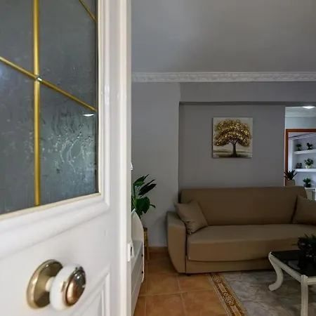 Spacious With Patio * Kalamata