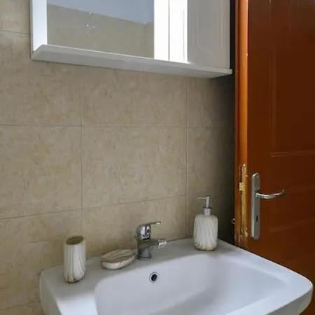 Апартаменты Spacious With Patio