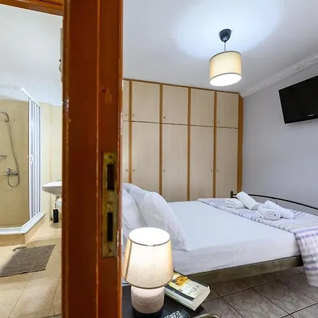 Apartamento Spacious With Patio Kalamata