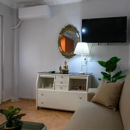 Spacious With Patio Апартаменты