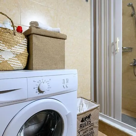 Апартаменты Spacious With Patio Каламата
