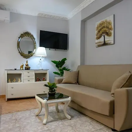 Spacious With Patio Каламата