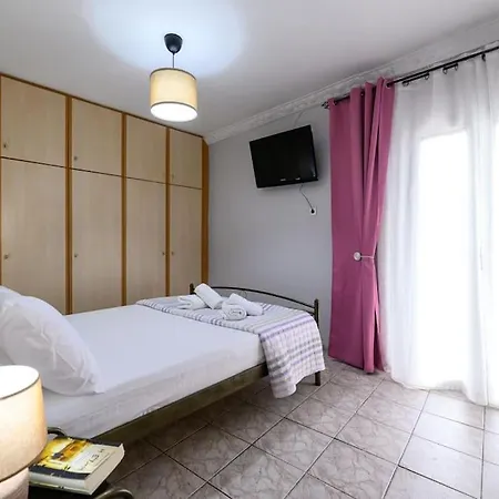 Spacious With Patio *
