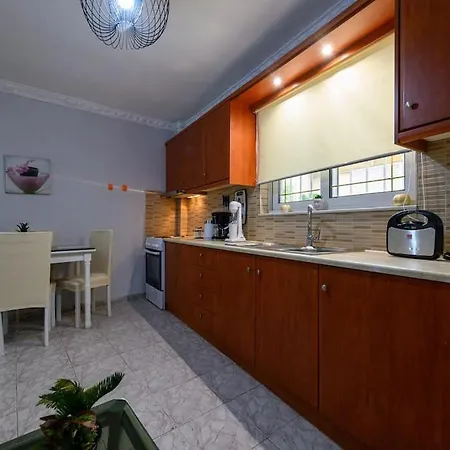 Апартаменты Spacious With Patio