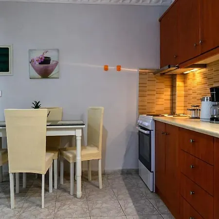 Apartamento Spacious With Patio Kalamata